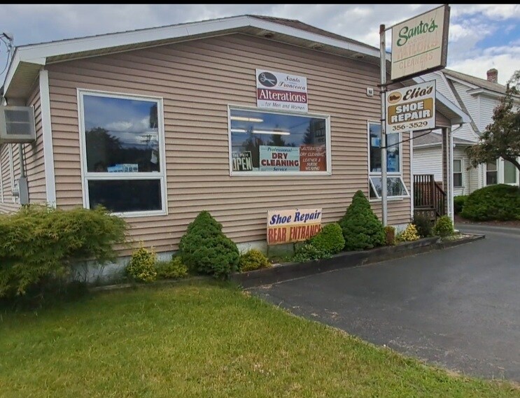 More Photos Of 2590 Western Ave, Village of Altamont Freestanding For Sale