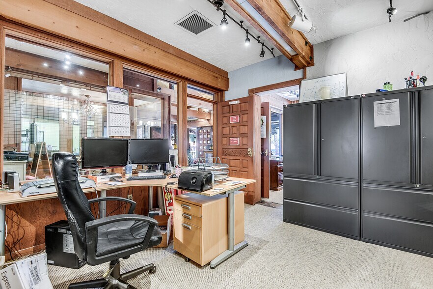 More Photos Of 43213 Mission Blvd, Fremont Office For Sale