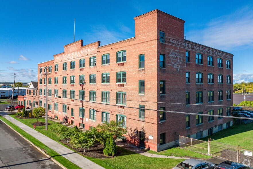 Primary Photo Of 617 Hiawatha Blvd E, Syracuse Apartments For Lease