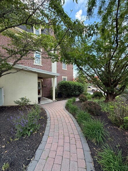 More Photos Of 101-105 S Main St, Coopersburg Medical For Lease