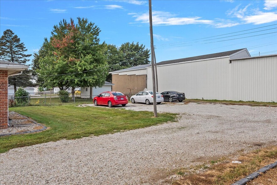 More Photos Of 507 Washington St, Pawnee Apartments For Sale