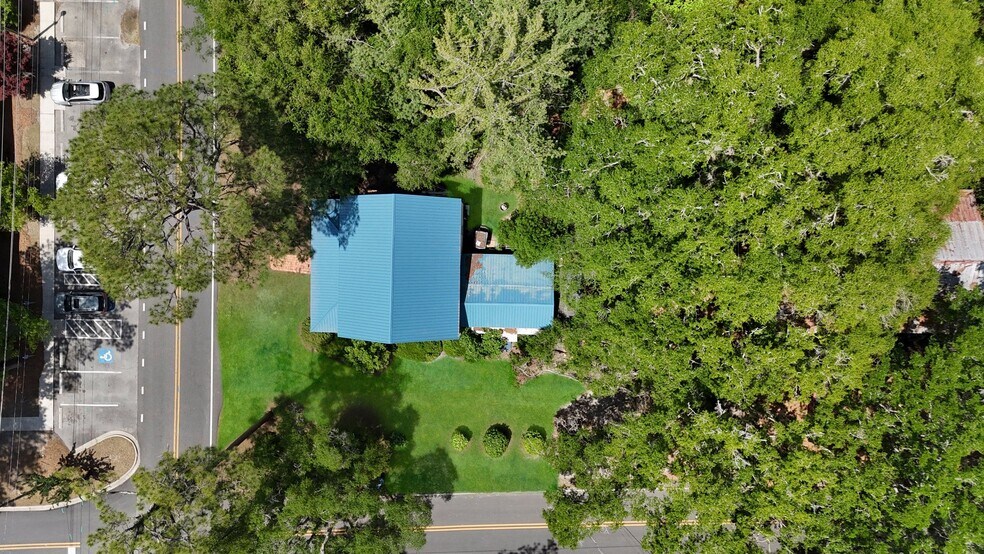 More Photos Of 701 N Oak St, Springfield Office Residential For Sale