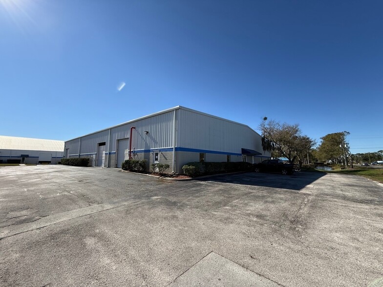 Primary Photo Of 7835 Ellis Rd, West Melbourne Service For Lease