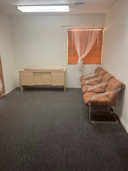 More Photos Of 6236 Laredo St, Las Vegas Office For Sale