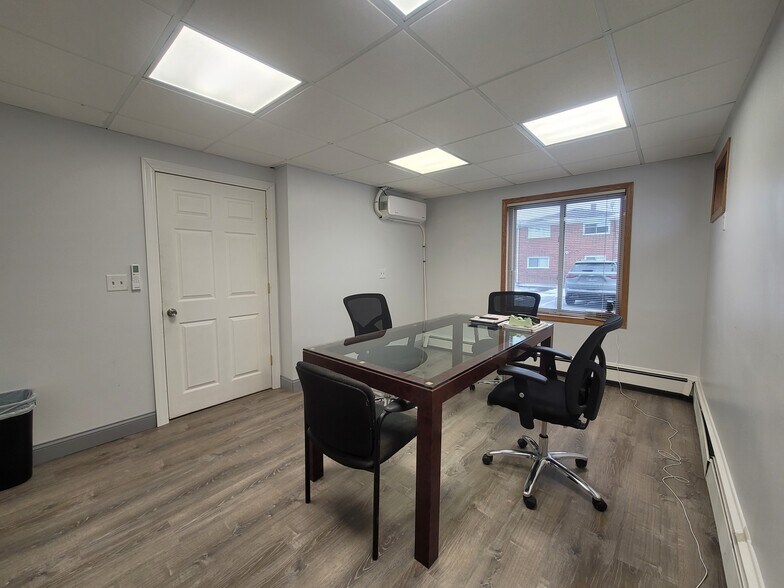 More Photos Of 14340 S La Grange Rd, Orland Park Office Residential For Sale