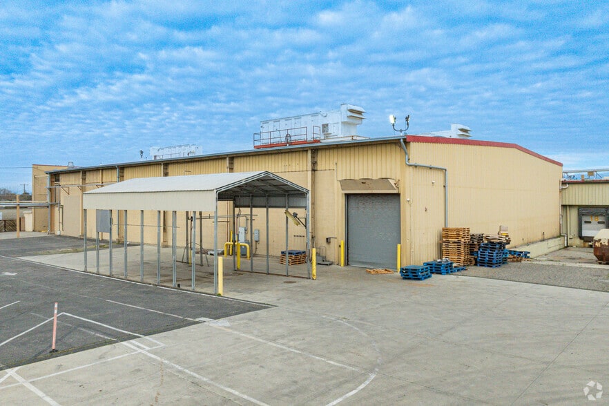 More Photos Of 1025 E Bardsley Ave, Tulare Warehouse For Sale