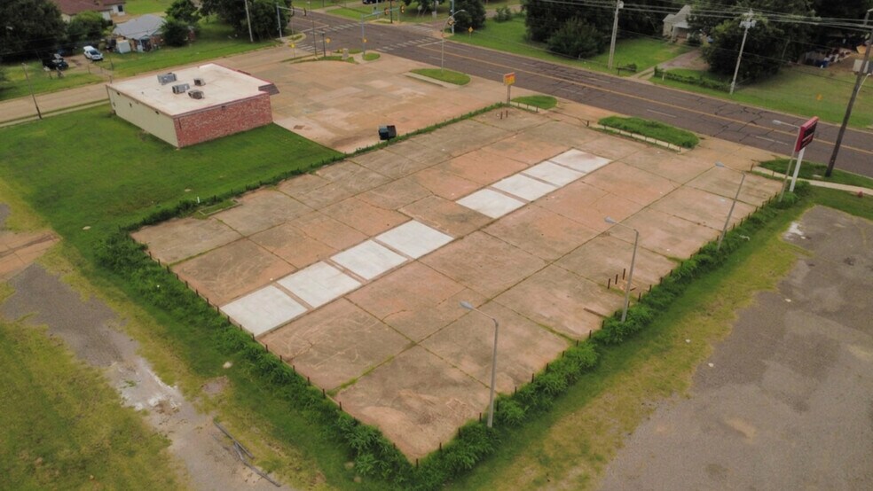 More Photos Of 9531 10th St, Midwest City Land For Lease