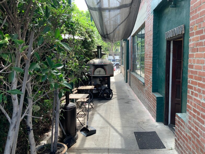 More Photos Of 2817-2827 Main St, Santa Monica Loft Creative Space For Lease