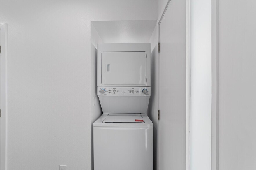 More Photos Of 2956 Ulric St, San Diego Apartments For Sale