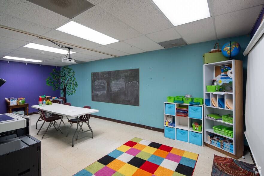 More Photos Of 5333 151st St, Oak Forest Religious Facility For Lease