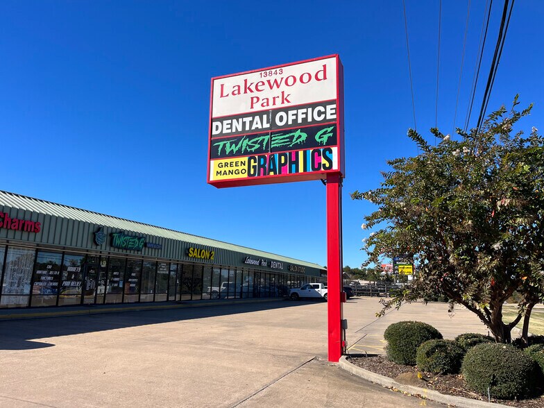 More Photos Of 13843 Highway 105, Conroe Warehouse For Sale