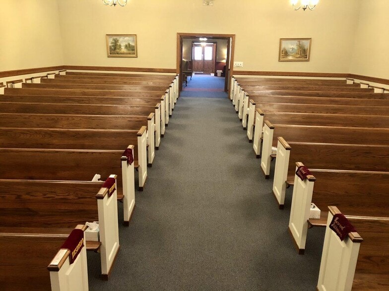 More Photos Of 123 Watson Dr, Dallas Funeral Home For Sale