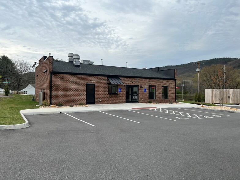 More Photos Of 674 Teresa, Roanoke General Retail For Sale