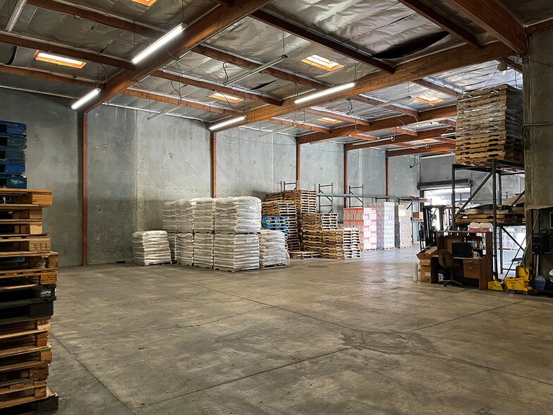 More Photos Of 204 W Ann St, Los Angeles Distribution For Lease