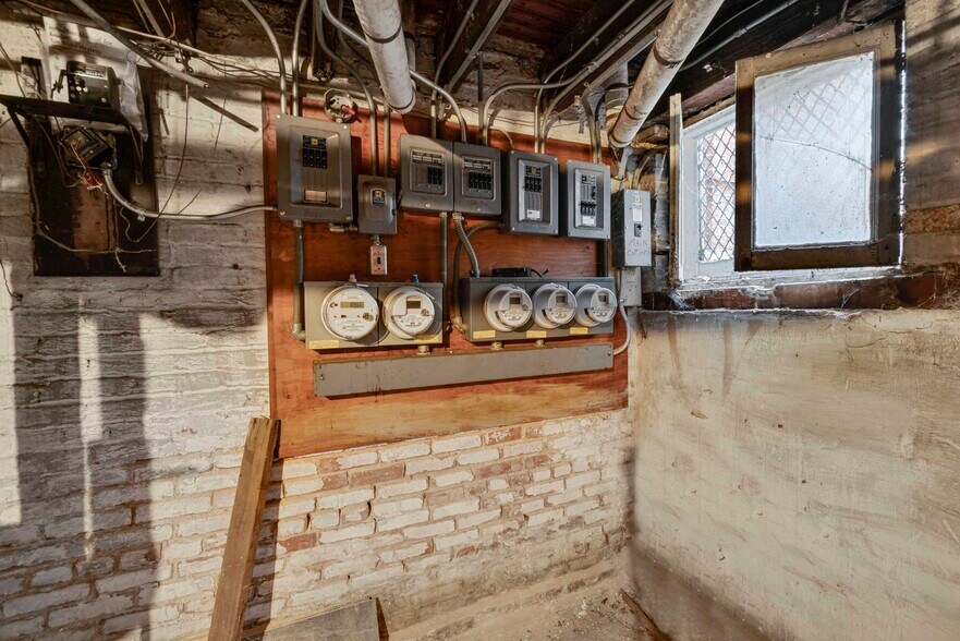 More Photos Of 2903 Saint Paul St, Baltimore Multifamily For Sale