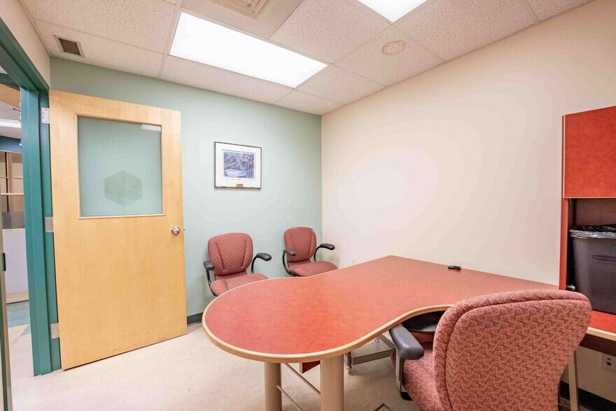 More Photos Of 29 Main St E, Chelmsford Office For Sale