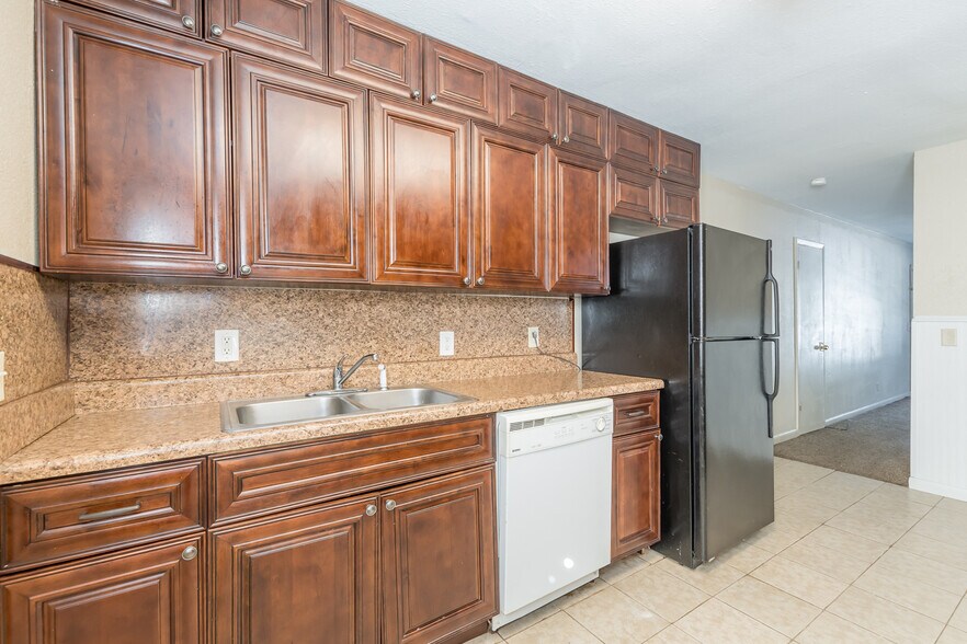More Photos Of 1204-1216 Lakeview Dr NW, Conyers Apartments For Sale