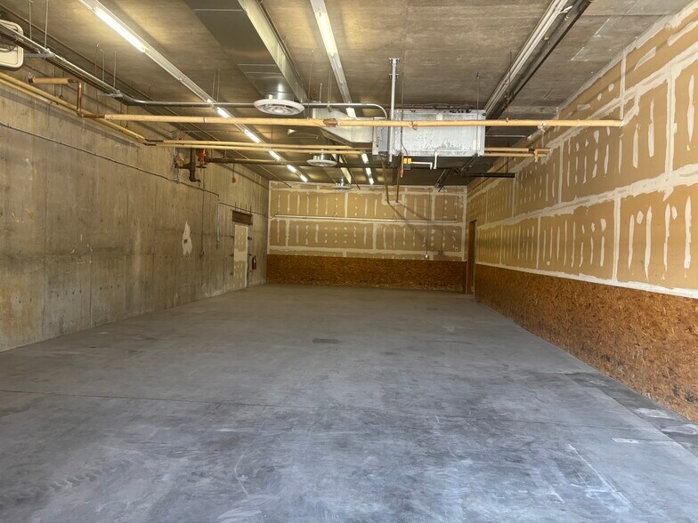 More Photos Of 1500 Diamond Hill Rd, Woonsocket General Retail For Lease