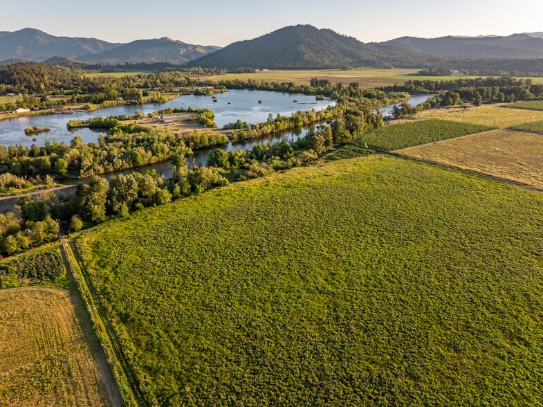 More Photos Of 6531 Lower River Rd, Grants Pass Specialty For Sale