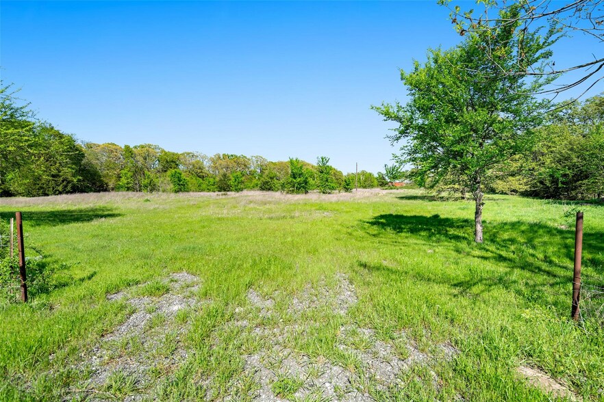 More Photos Of 320 FM 897, Telephone Land For Sale