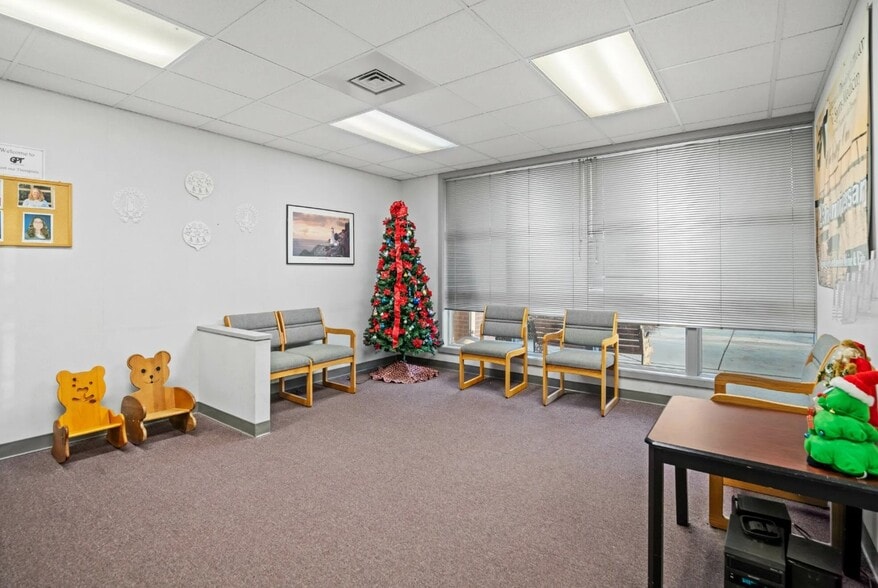 More Photos Of 11855 Hg Trueman Rd, Lusby Health Club For Lease