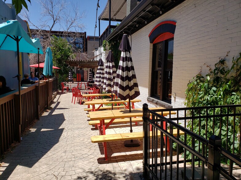 More Photos Of 1472 S Pearl St, Denver Restaurant For Lease