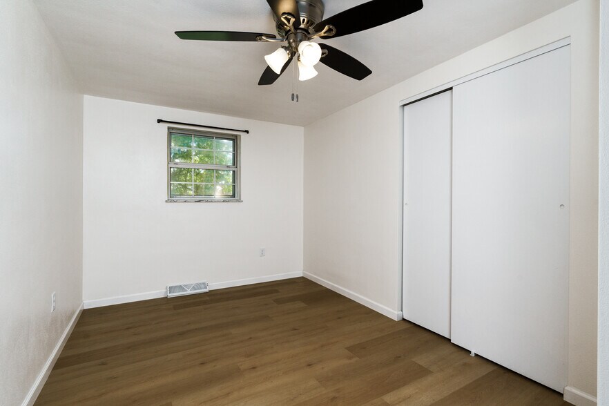 More Photos Of 210 Anderson Ln, Belleville Multifamily For Sale