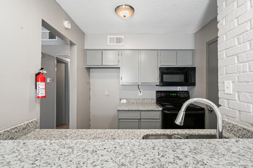 More Photos Of 610 Ferry Rd, Galveston Apartments For Sale