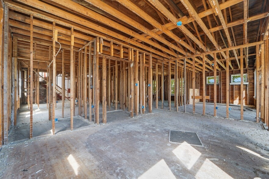 More Photos Of 1300 Porter St, Dearborn Apartments For Sale