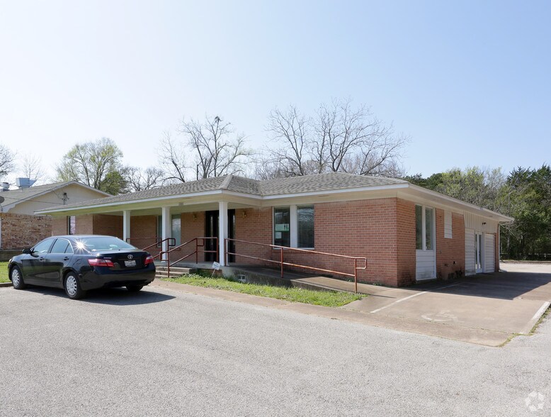 More Photos Of 1101 S Main St, Lindale Medical For Sale