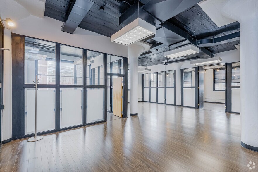 More Photos Of 100 Ross St, Pittsburgh Office For Lease