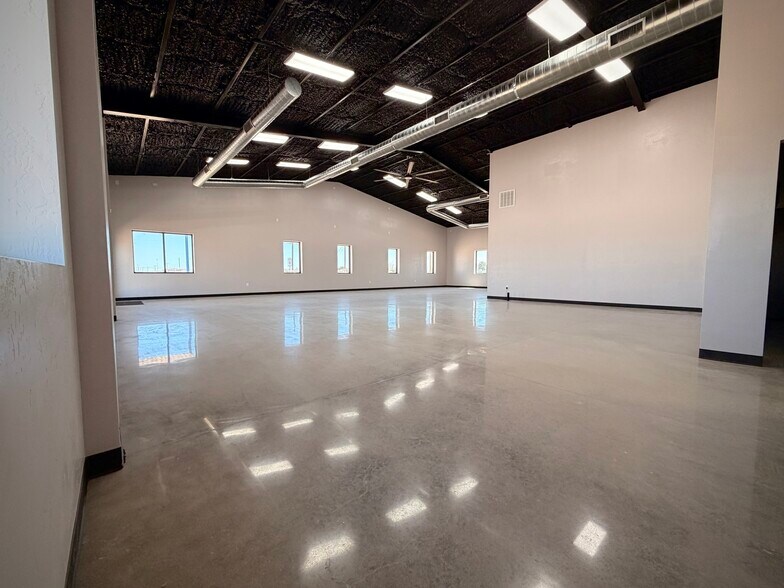 More Photos Of 3609 S County 1232 Rd, Midland Warehouse For Lease