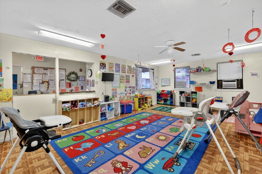 More Photos Of 4075 N County Road 19A, Mount Dora Daycare Center For Sale