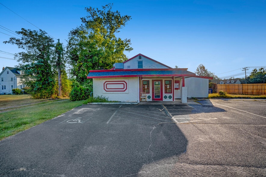 More Photos Of 111 Lakeside Dr, Tuckerton Light Distribution For Sale