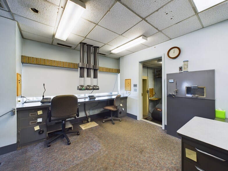 More Photos Of 101 E Elm St, Union City Bank For Sale