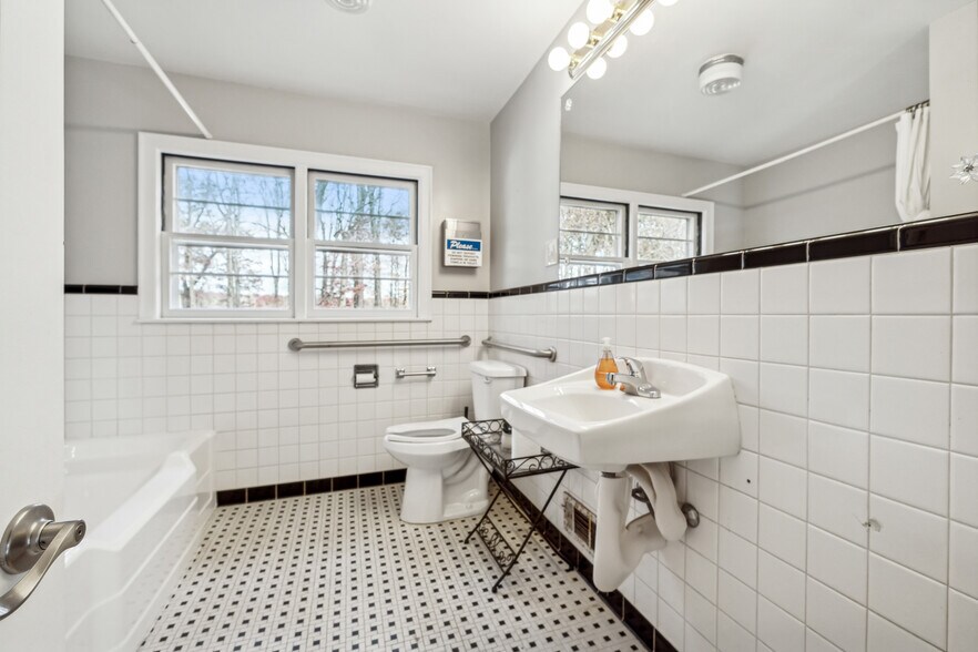 More Photos Of 5615 Cumming Hwy, Canton General Retail For Sale