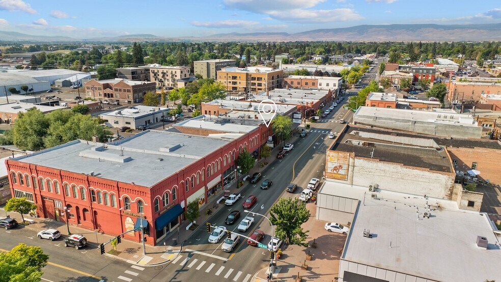 More Photos Of 313 N Main St, Ellensburg General Retail For Sale