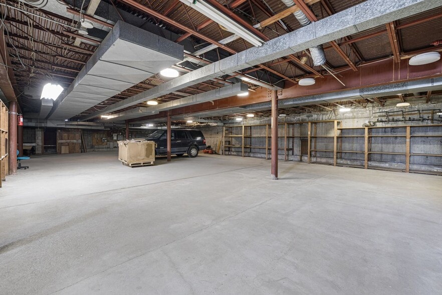 More Photos Of 585 Warren Ave, East Providence Storefront Retail Office For Sale