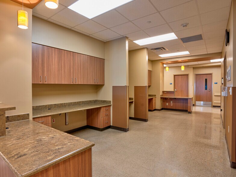 More Photos Of 3801 Bienville Ave, New Orleans Rehabilitation Center For Lease