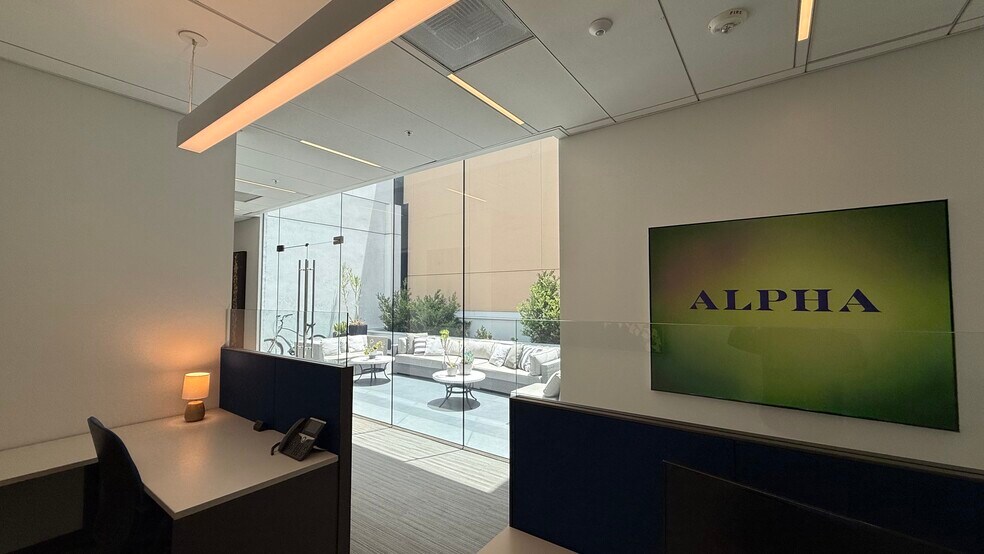 More Photos Of 243 N Canon Dr, Beverly Hills Office For Lease