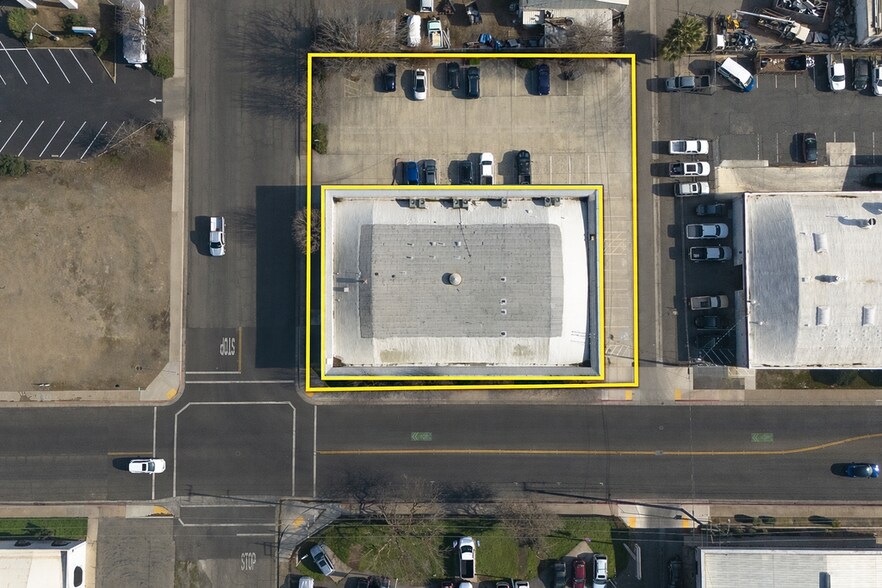 More Photos Of 1460 W 18th St, Merced Office For Sale