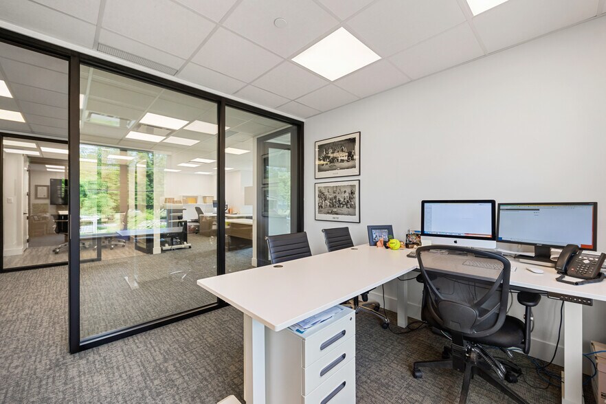 More Photos Of 23189 Francis Ave, Langley Office For Sale