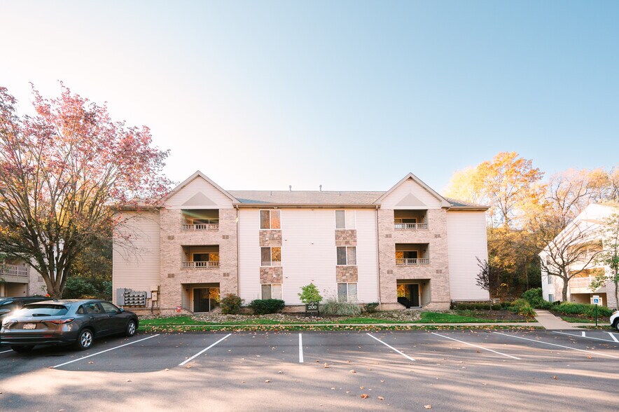 Primary Photo Of 100 Twin Ponds Ln, Bridgeville Apartments For Sale