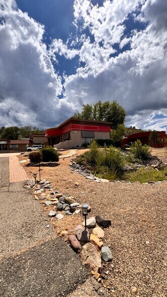 More Photos Of 2245 E State Route 69, Prescott Veterinarian Kennel For Sale