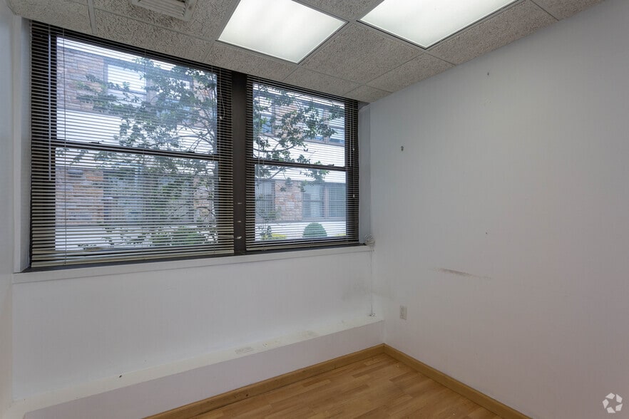 More Photos Of 520 Franklin Ave, Garden City Medical For Sale