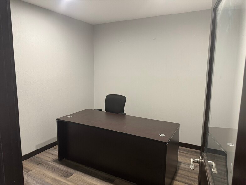 More Photos Of 6446 Road 3 NE, Moses Lake Flex For Lease