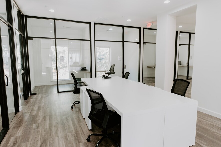 More Photos Of 1145-1155 Hightower Trl, Atlanta Medical For Lease