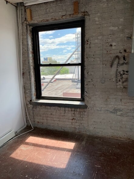 More Photos Of 605 E 132nd St, Bronx Flex For Lease