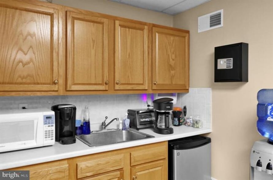 More Photos Of 3534 Kutztown Rd, Reading Office For Sale