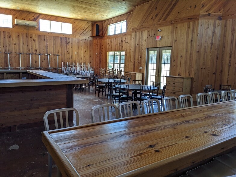 More Photos Of 7495 Union Rd, Hahira Restaurant For Sale